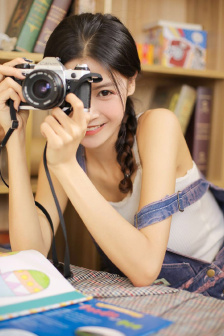 男的把J伸进女人下面